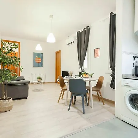 Comfortable 3bd In Poblenou Next To The Only For Families! Apartment *
