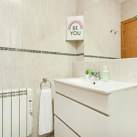 Comfortable 3bd In Poblenou Next To The Only For Families! Barcelona